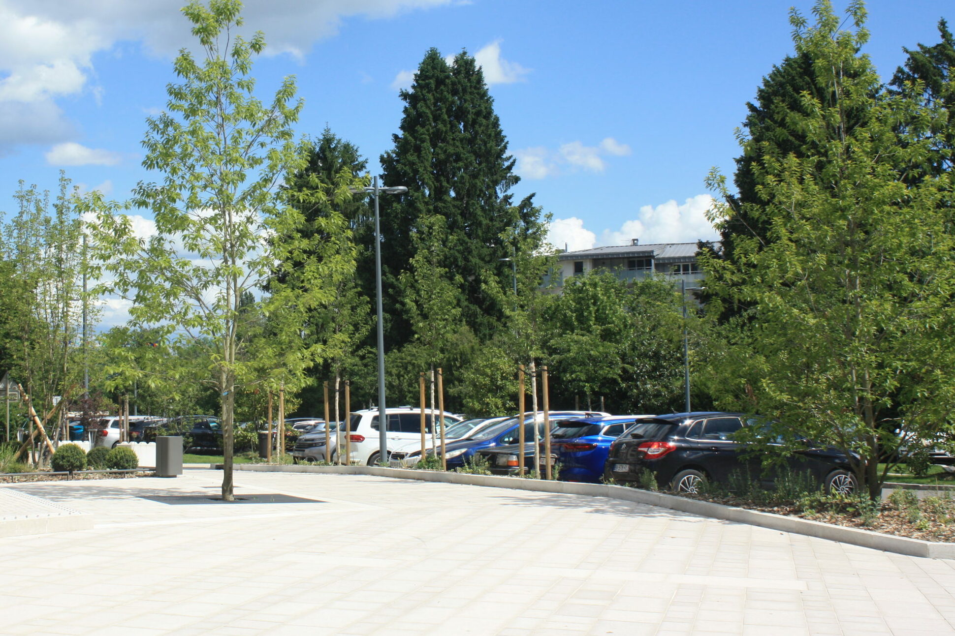 Parking de l’espace République à Saint-Genis-Pouilly